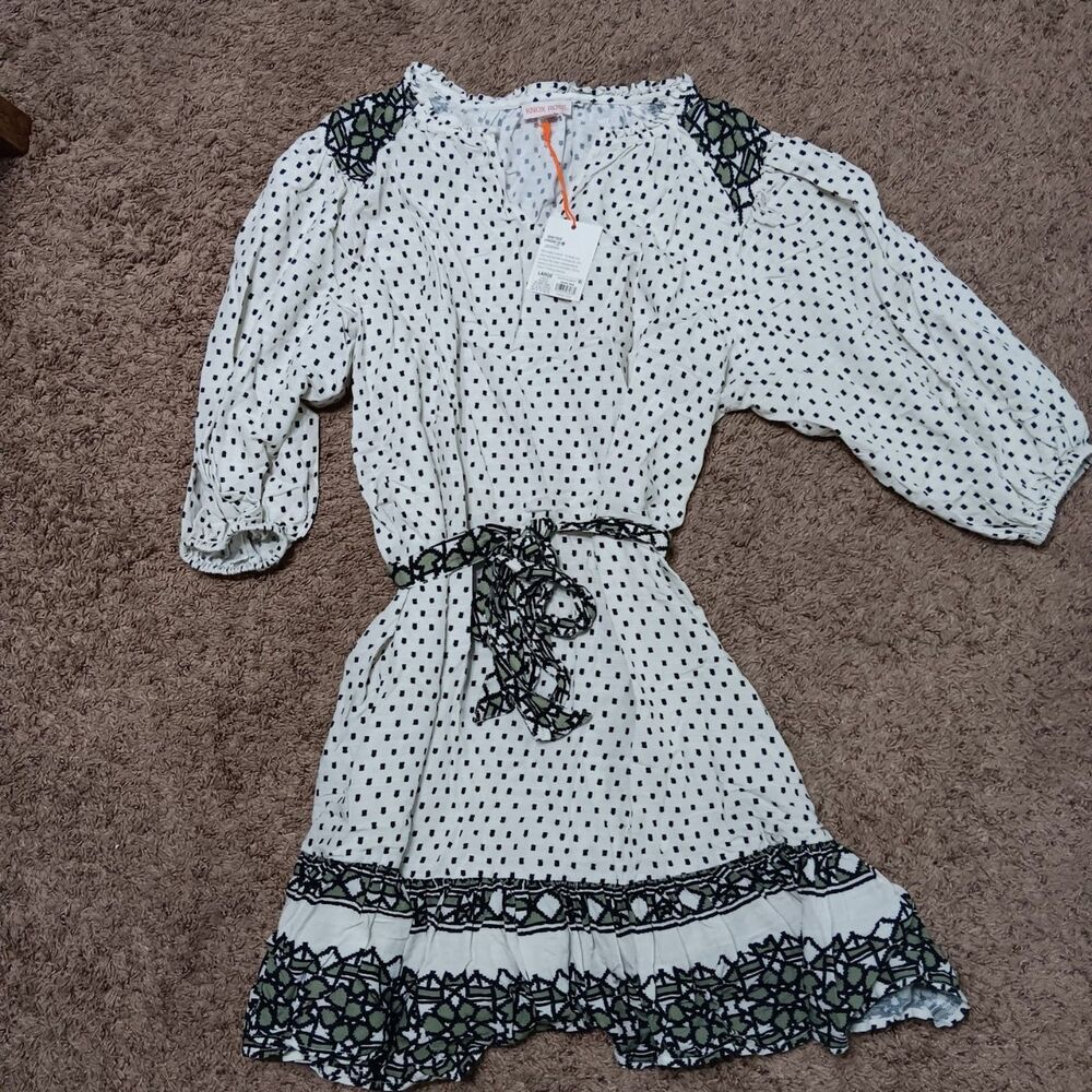 white with black Large  women's dress